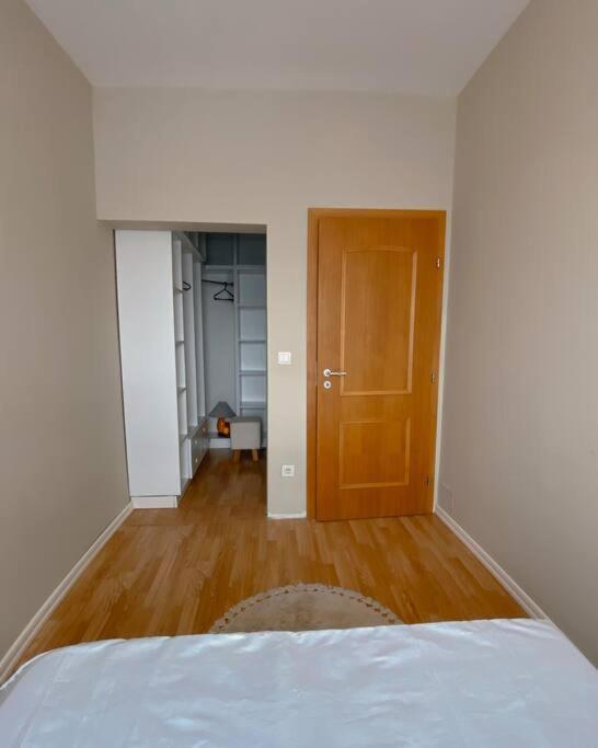 Siera'S Penthouse Daire Priştine Dış mekan fotoğraf