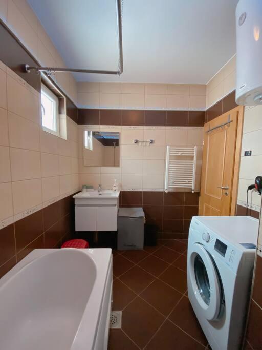 Siera'S Penthouse Daire Priştine Dış mekan fotoğraf